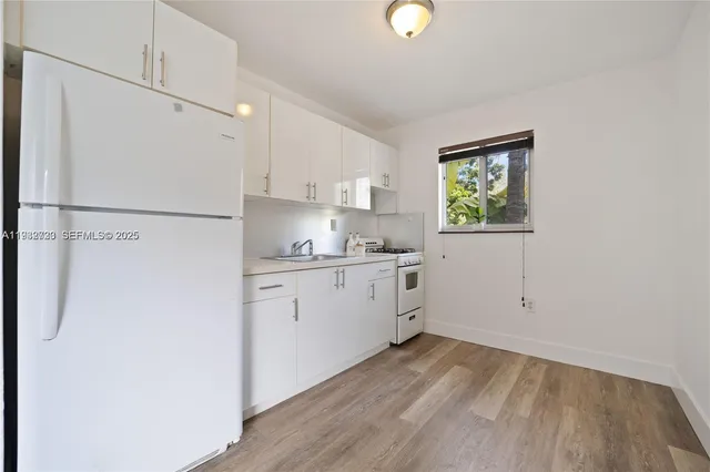 $2,450 | 3200 Mary Street, Unit 7, Miami, FL 33133