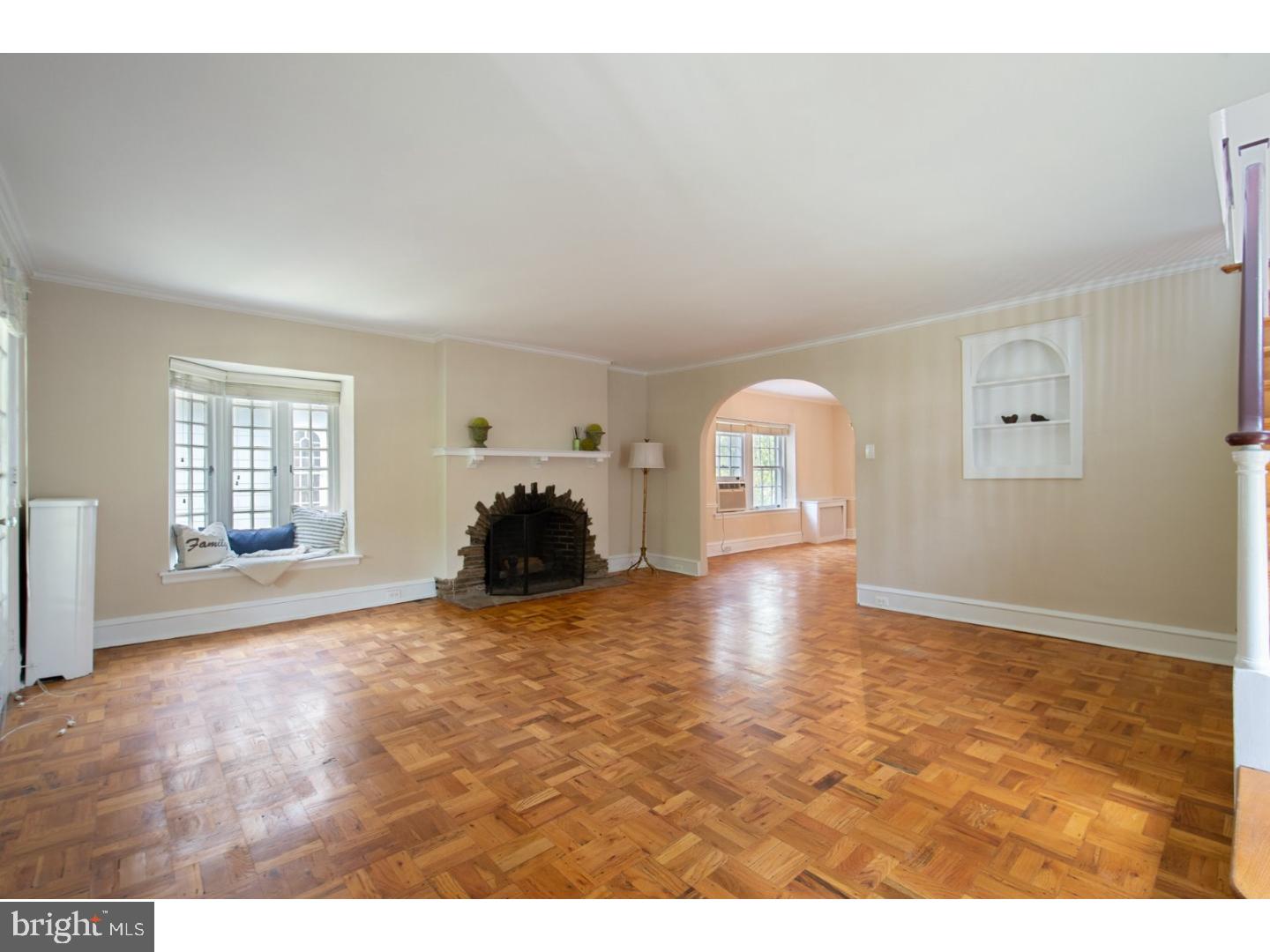 216 Rockglen Road Wynnewood, PA 19096 - Photo 3 of 22 Living Room