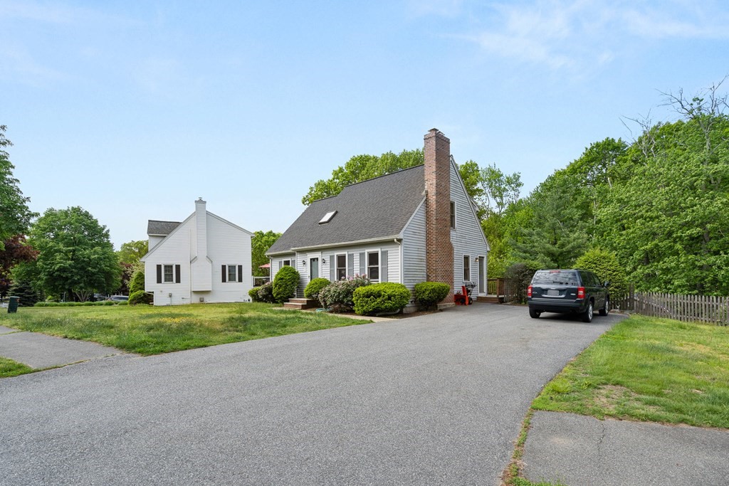 90 Kendrick Road Wakefield, MA 01880 - Photo 3 of 24 Gallery Image 3