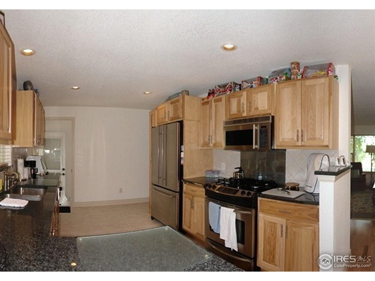 2206 West Prospect Road Fort Collins, CO 80526 - Photo 5 of 18 Stainless Steel Appliances