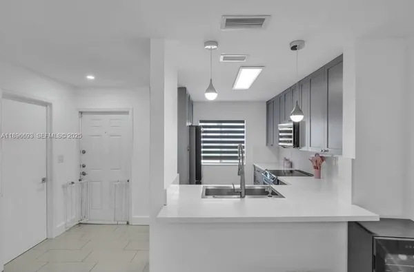 $425,000 | 13906 Southwest 173rd Terrace, Unit 13906, Miami, FL 33177