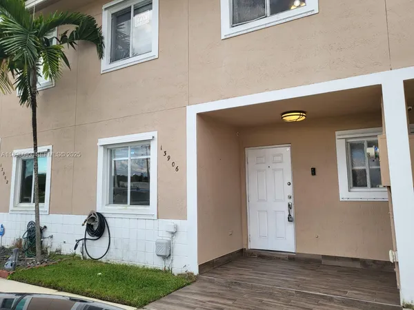 $425,000 | 13906 Southwest 173rd Terrace, Unit 13906, Miami, FL 33177