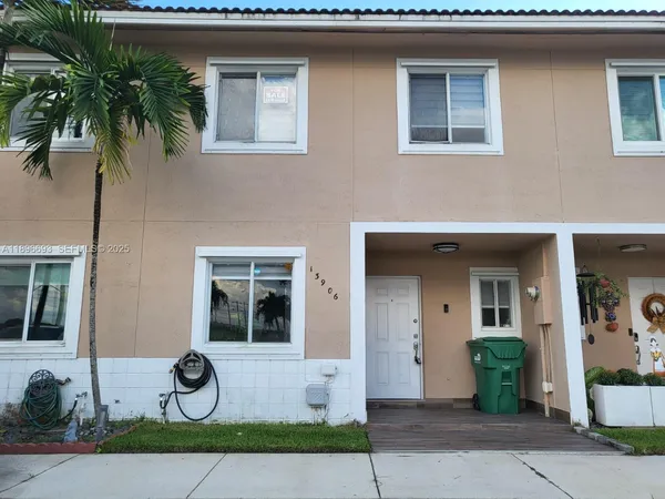 $425,000 | 13906 Southwest 173rd Terrace, Unit 13906, Miami, FL 33177