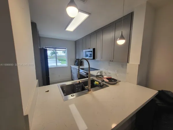 $425,000 | 13906 Southwest 173rd Terrace, Unit 13906, Miami, FL 33177