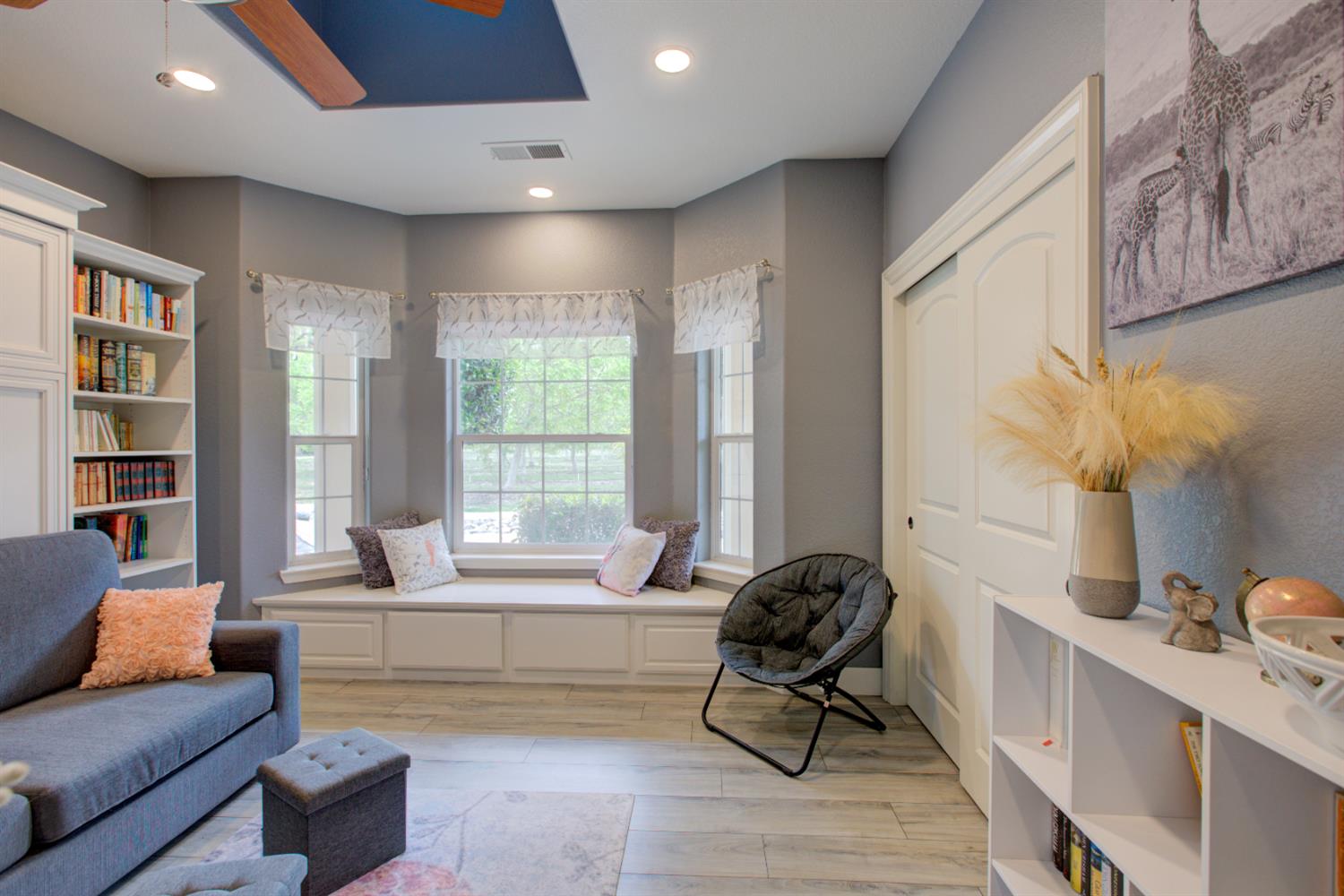 1054 Townhill Road Oakdale, CA 95361 - Photo 25 of 60 a living room with furniture and a large window