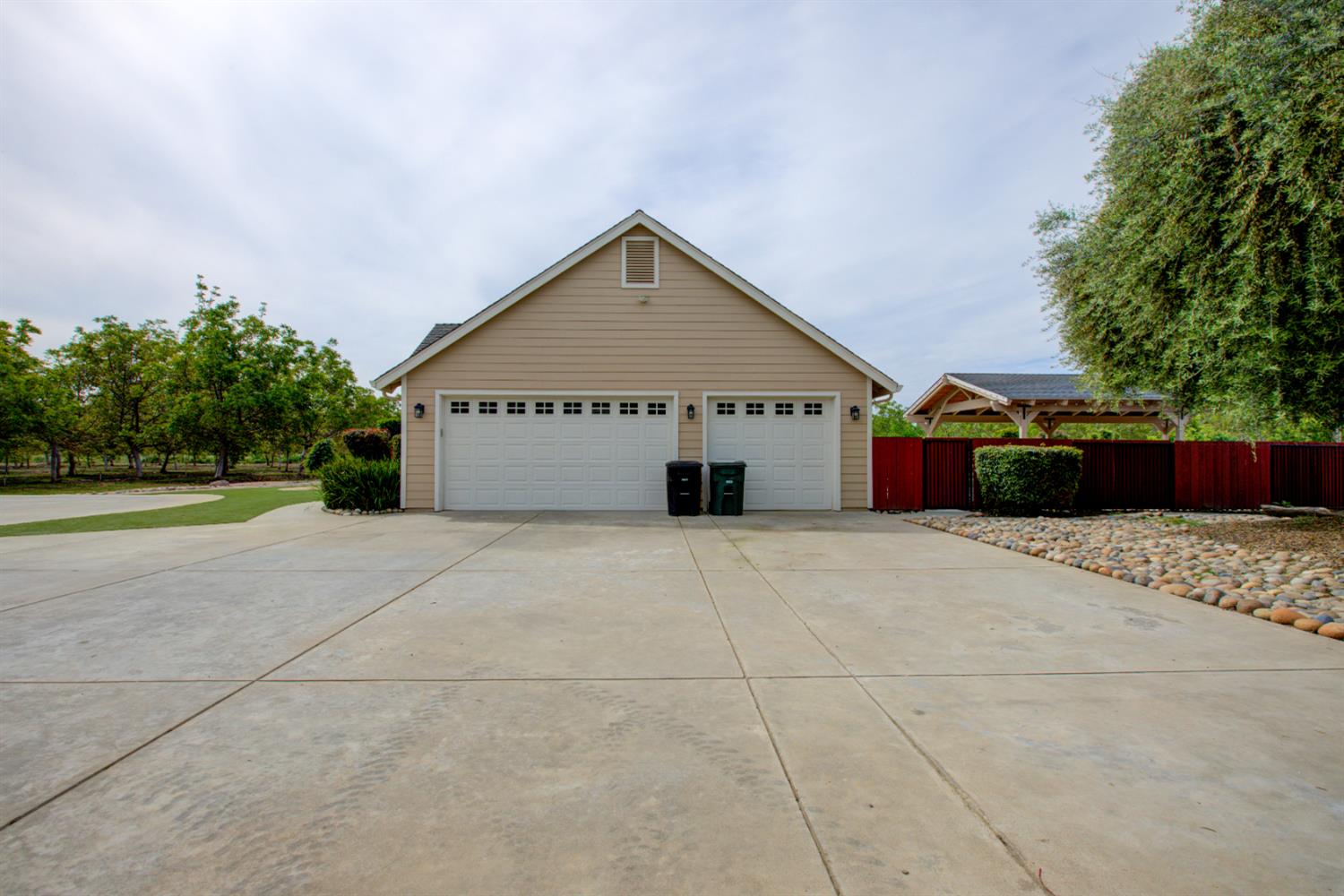 1054 Townhill Road Oakdale, CA 95361 - Photo 43 of 60