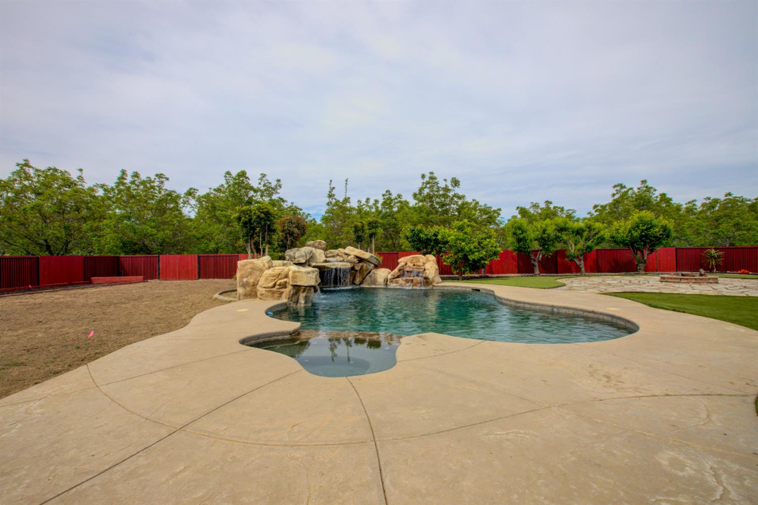 1054 Townhill Road Oakdale, CA 95361 - Photo 52 of 60 a view of a backyard