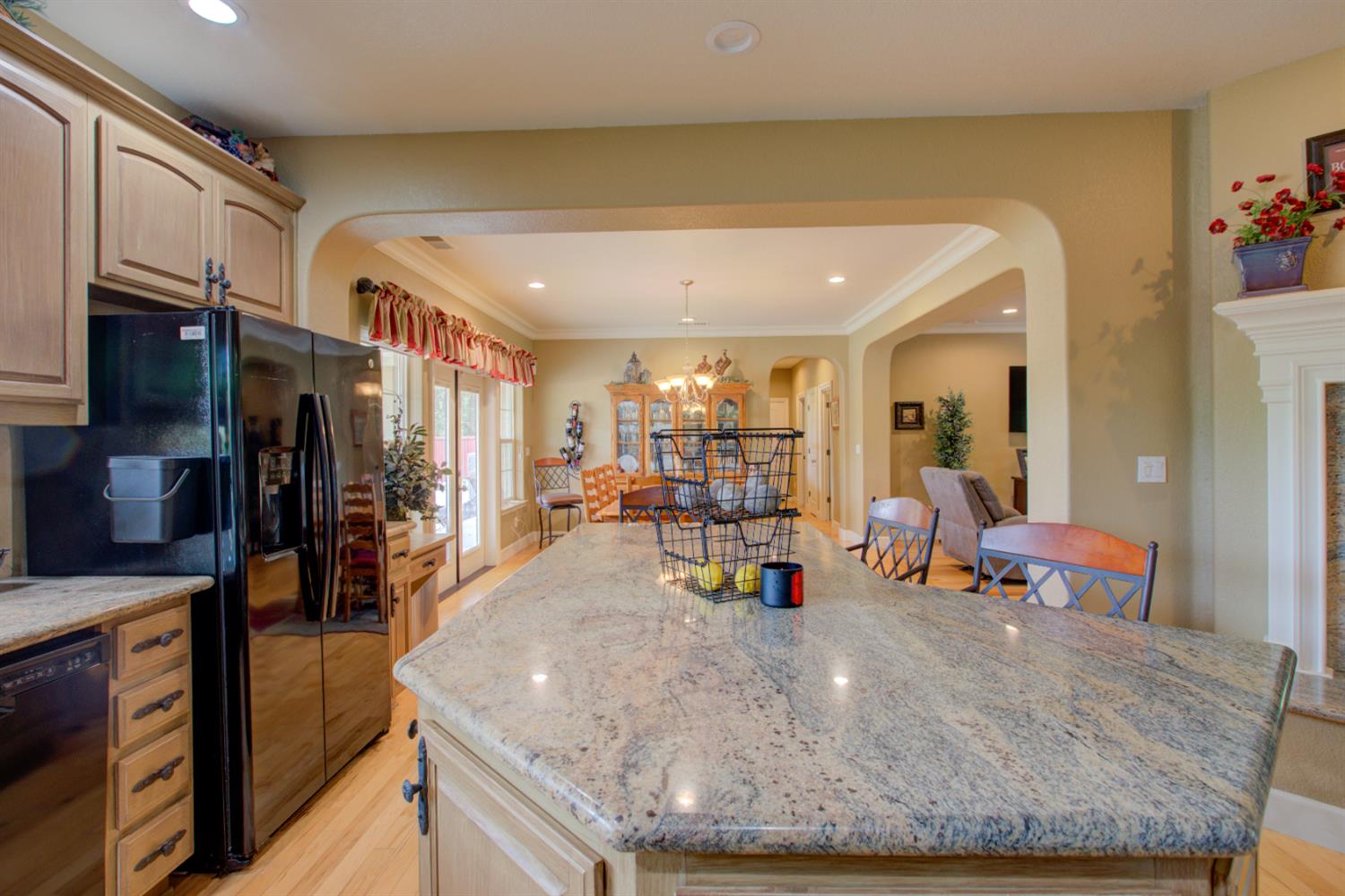1054 Townhill Road Oakdale, CA 95361 - Photo 10 of 60