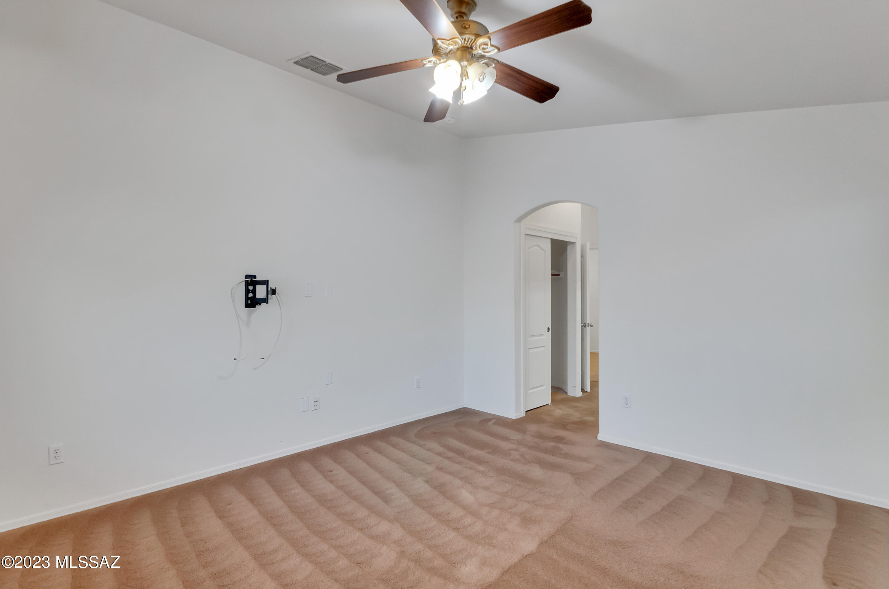 521 South Stone Bench Road Vail, AZ 85641 - Photo 17 of 36 OWNERS SUITE 2