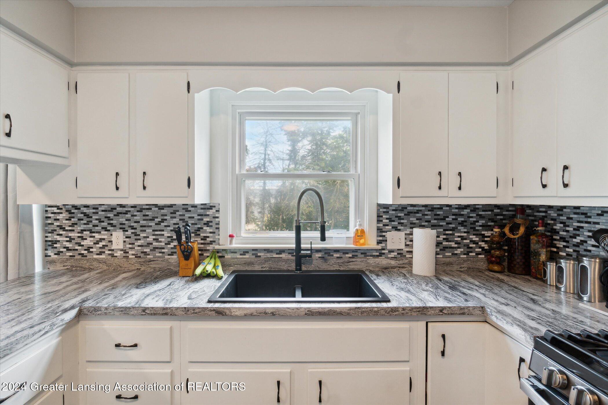 13121 Tucker Road Dewitt, MI 48820 - Photo 14 of 56 Kitchen