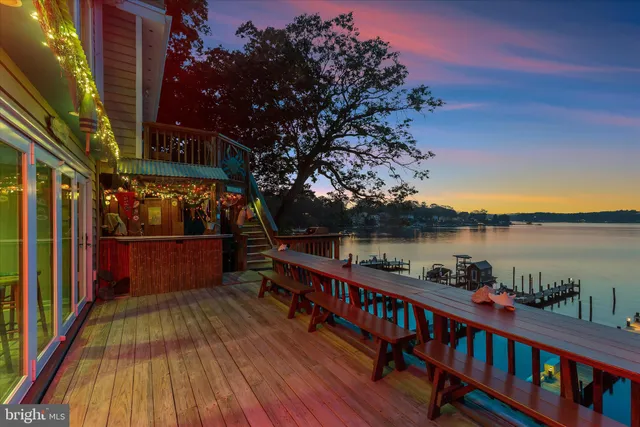 $2,000,000 | 330 South Riverside Drive, Crownsville, MD 21032