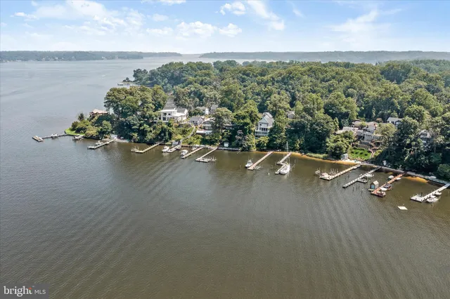 $2,000,000 | 330 South Riverside Drive, Crownsville, MD 21032