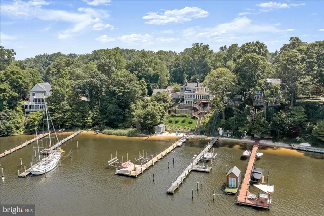 $2,000,000 | 330 South Riverside Drive, Crownsville, MD 21032
