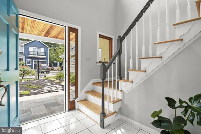 $2,000,000 | 330 South Riverside Drive, Crownsville, MD 21032