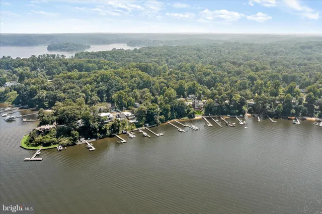 $2,000,000 | 330 South Riverside Drive, Crownsville, MD 21032