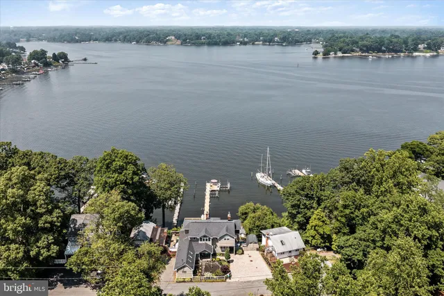 $2,000,000 | 330 South Riverside Drive, Crownsville, MD 21032