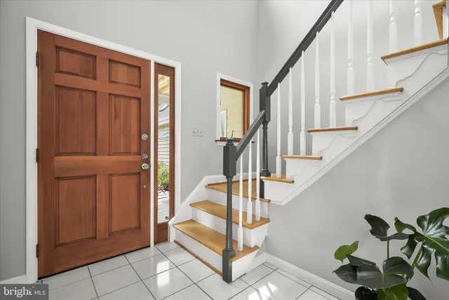 $2,000,000 | 330 South Riverside Drive, Crownsville, MD 21032