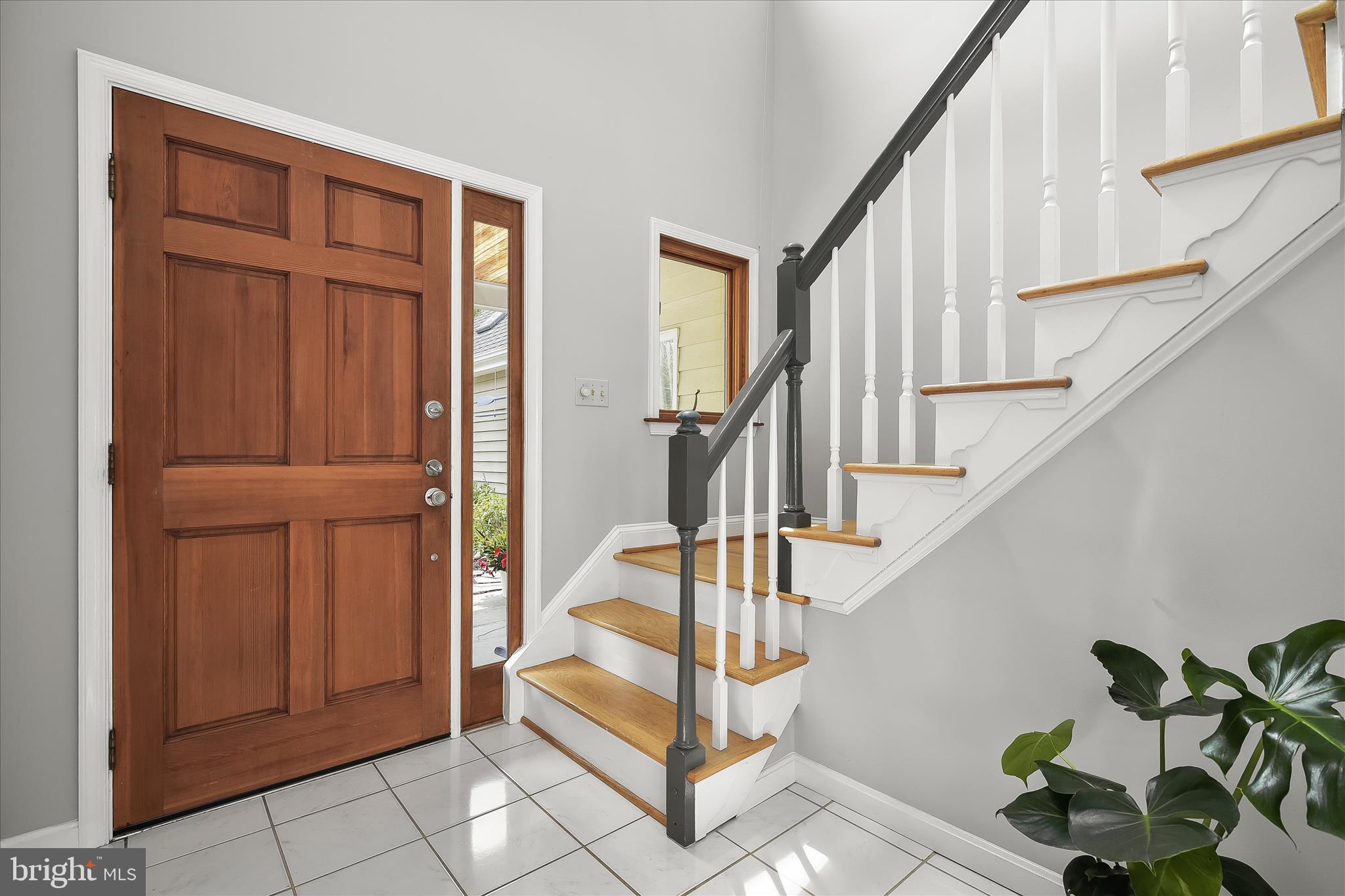 330 South Riverside Drive Crownsville, MD 21032 - Photo 13 of 137 a view of entryway