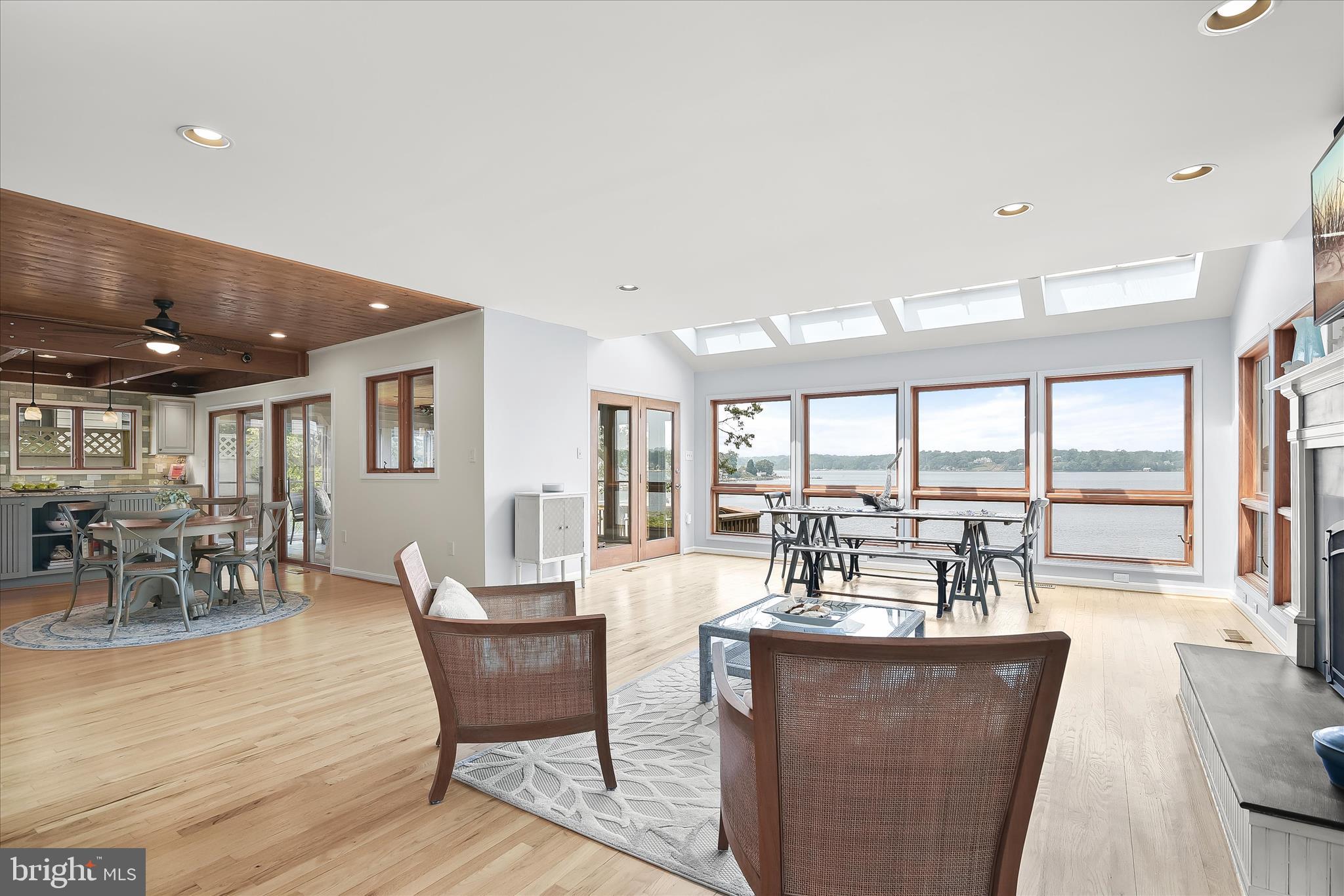 330 South Riverside Drive Crownsville, MD 21032 - Photo 16 of 137 a living room with furniture and a large window