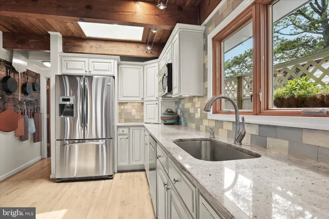 $2,000,000 | 330 South Riverside Drive, Crownsville, MD 21032