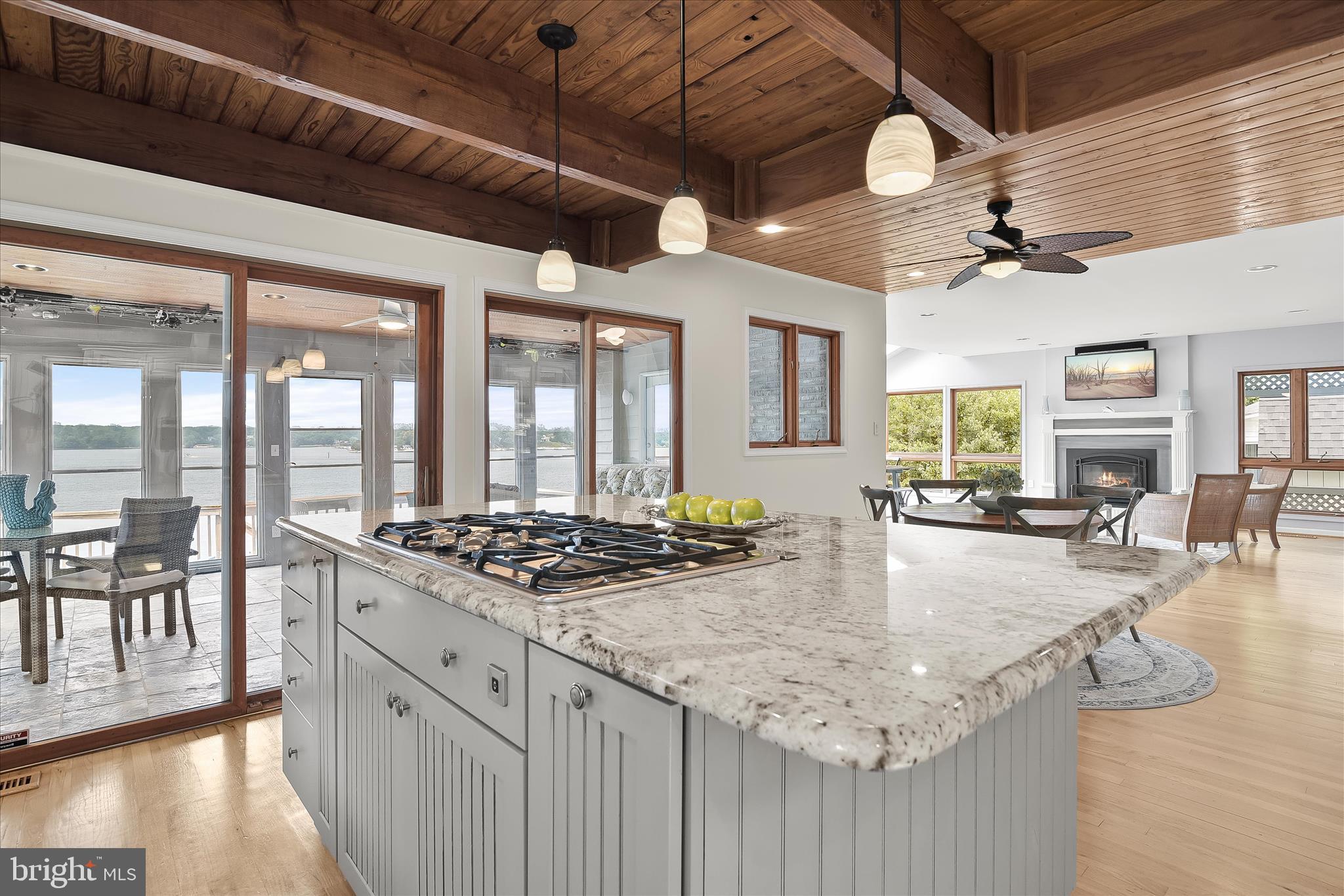 330 South Riverside Drive Crownsville, MD 21032 - Photo 29 of 137 a kitchen with stove and chairs