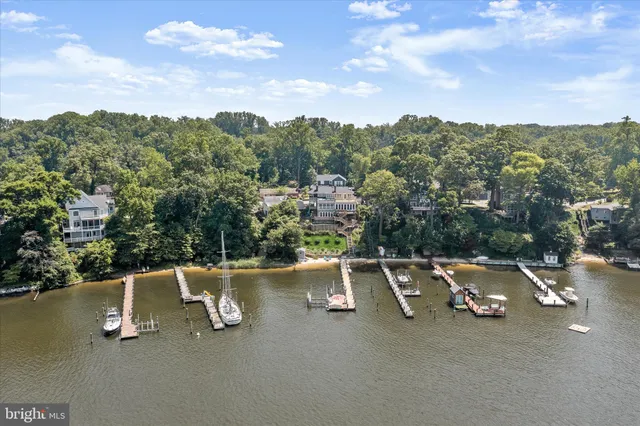 $2,000,000 | 330 South Riverside Drive, Crownsville, MD 21032