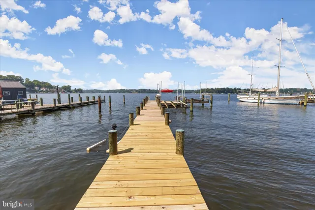 $2,000,000 | 330 South Riverside Drive, Crownsville, MD 21032