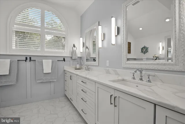 $2,000,000 | 330 South Riverside Drive, Crownsville, MD 21032