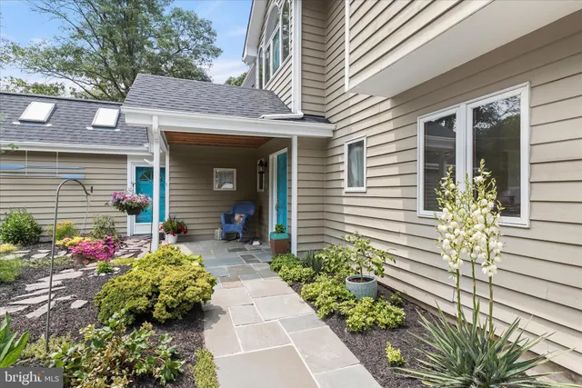 $2,000,000 | 330 South Riverside Drive, Crownsville, MD 21032