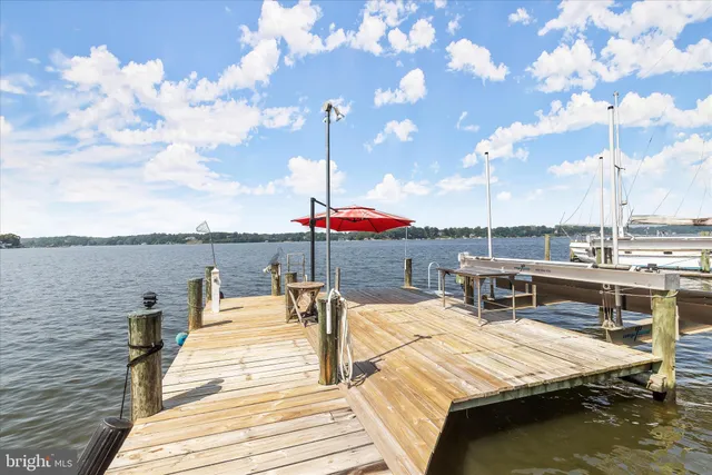 $2,000,000 | 330 South Riverside Drive, Crownsville, MD 21032