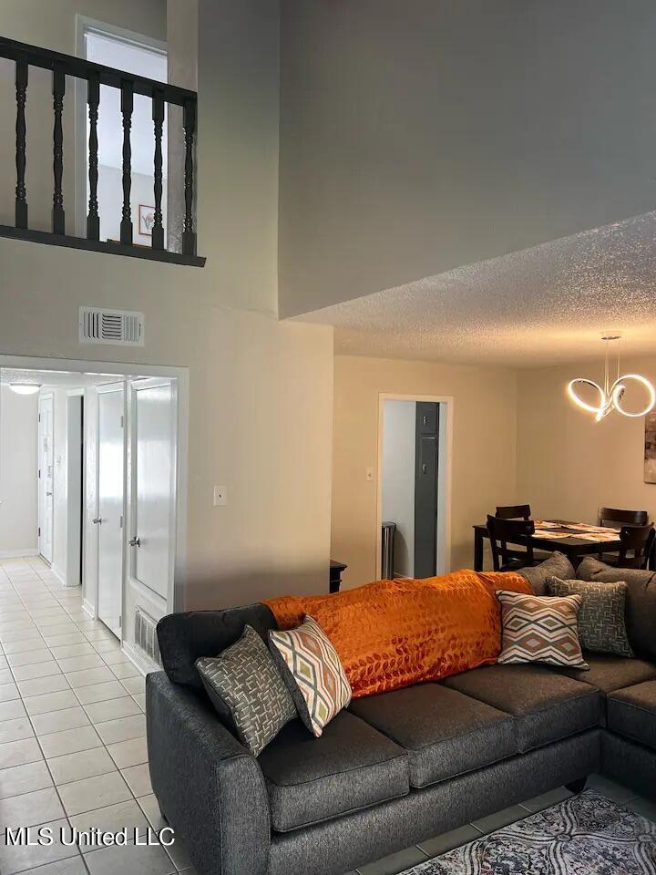 1255 East County Line Road, Unit A6 Jackson, MS 39211 - Photo 3 of 21 IMG_2881