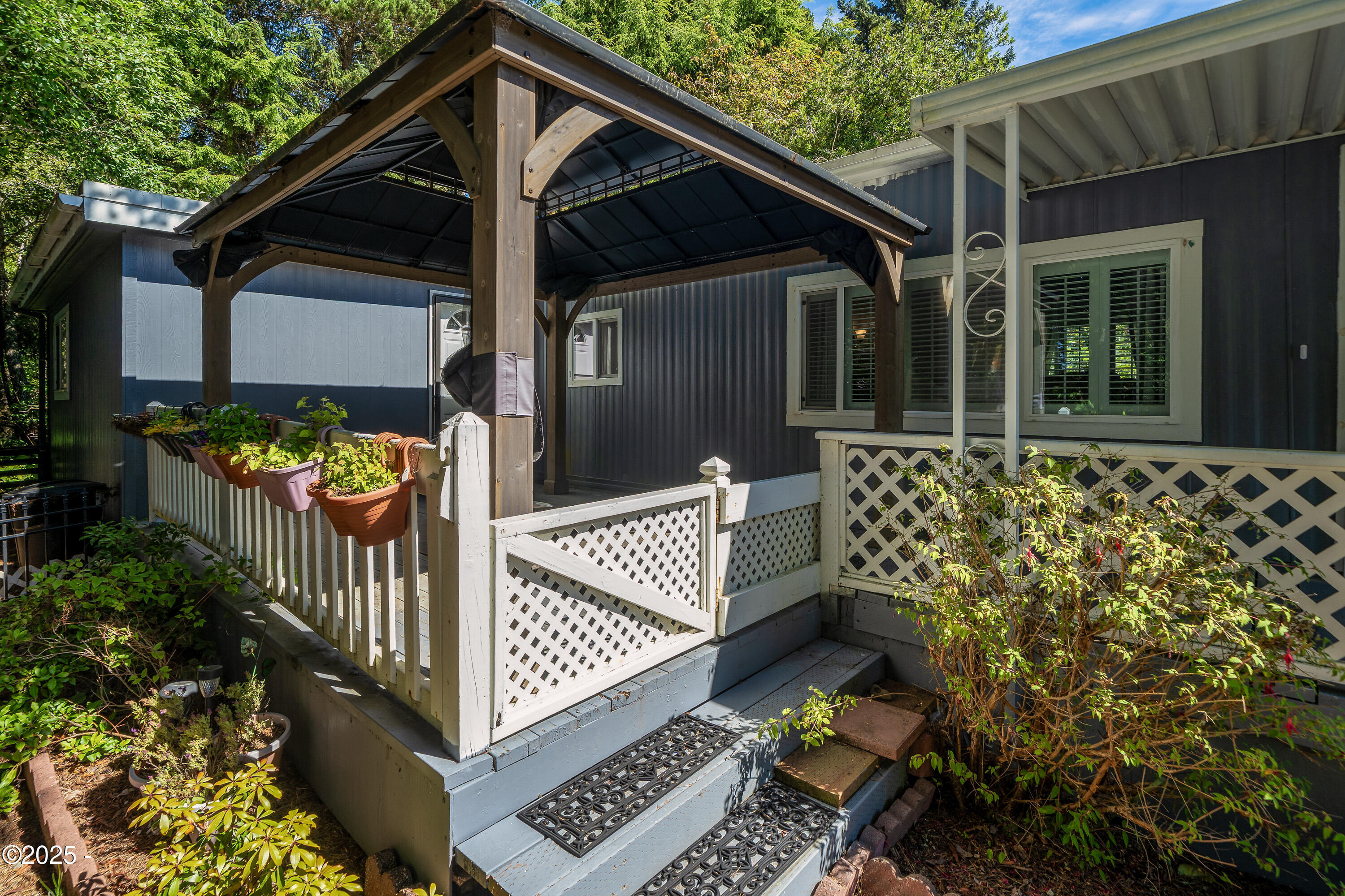 4875 Highway 101, Unit 92 Depoe Bay, OR 97341 - Photo 19 of 26 Beck Deck