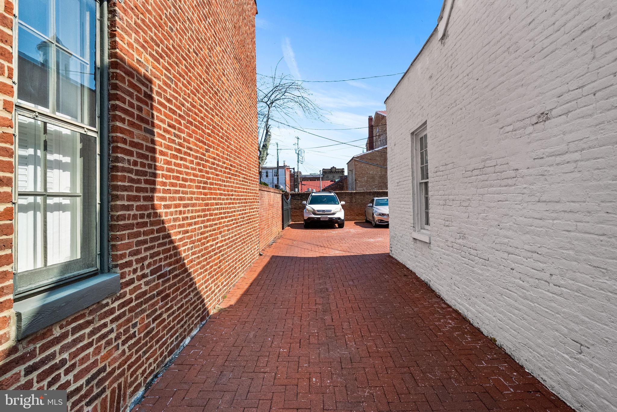 106 North Court Street Frederick, MD 21701 - Photo 27 of 34 a view of a balcony with sitting area