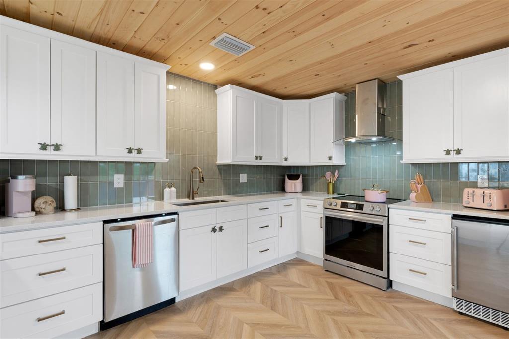 8390 Little Gasparilla Placida, FL 33946 - Photo 9 of 81