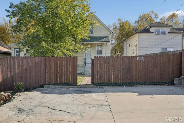 $225,000 | 4737 Hummel Avenue, St. Louis, MO 63116
