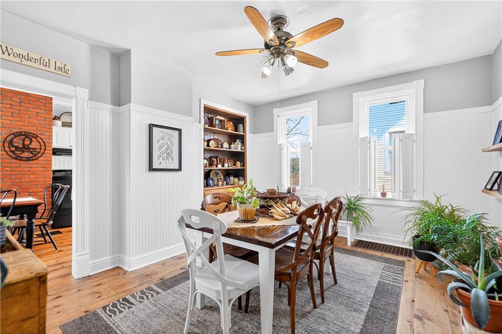 722 8th Street Irwin, PA 15642 - Photo 13 of 50 a dining room with furniture and window