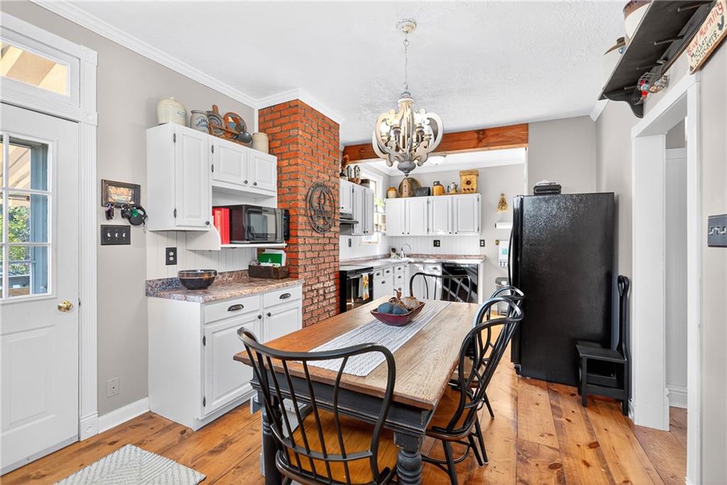 722 8th Street Irwin, PA 15642 - Photo 16 of 50 a view of kitchen and dining room
