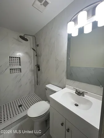 $1,250 | 15294 Northwood Hills Drive, Unit A, Gulfport, MS 39503