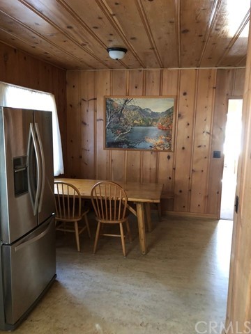 933 Oak Road Skyforest, CA 92385 - Photo 10 of 31