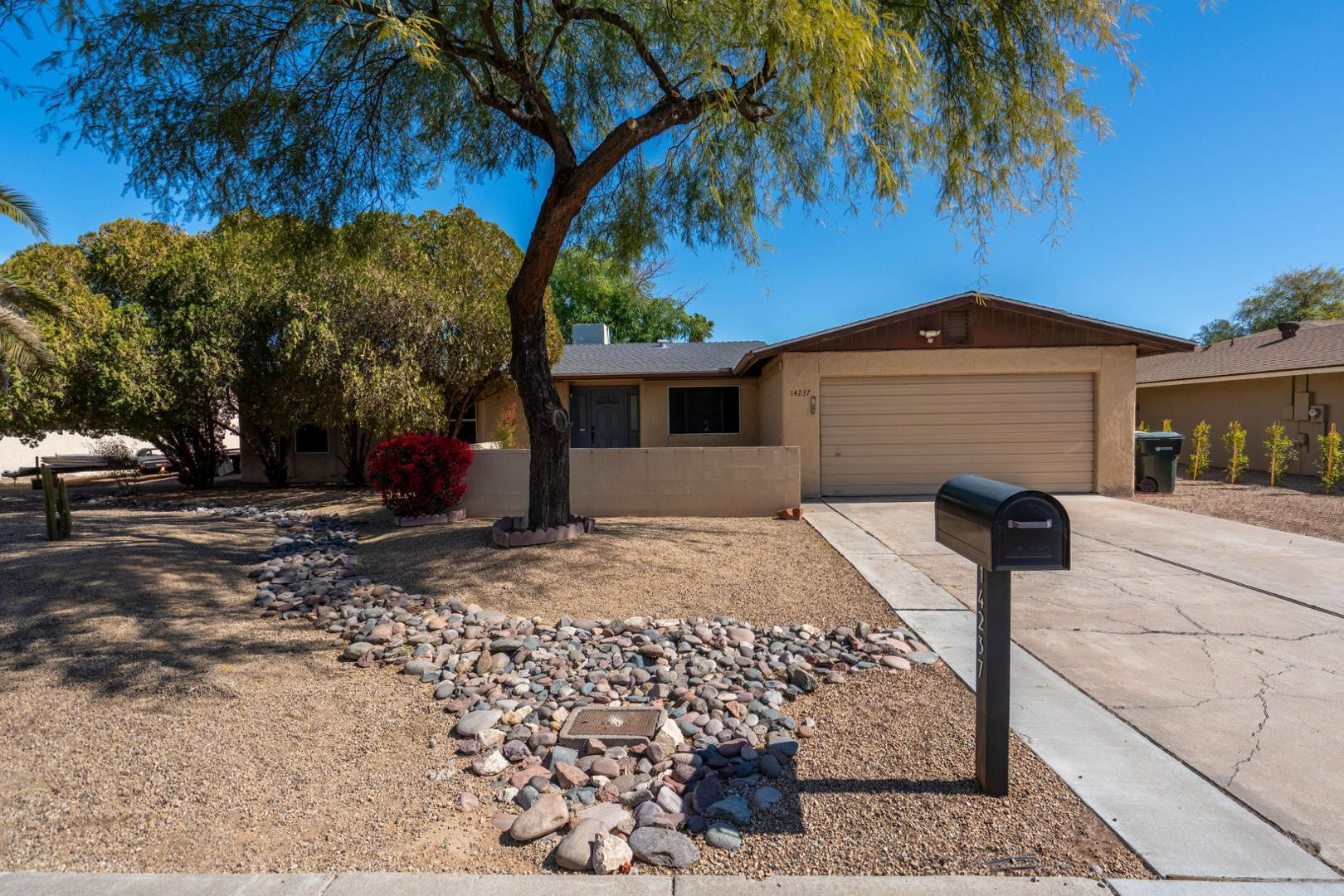 14237 North 34th Way Phoenix, AZ 85032 - Photo 1 of 13 Photo #1