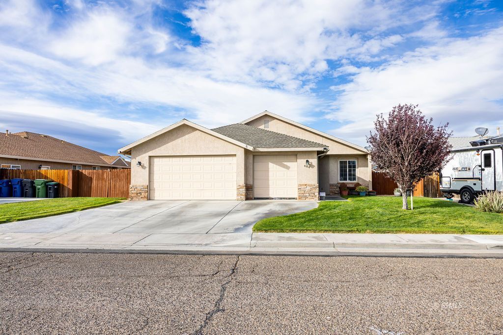 404 Olive Avenue Ridgecrest, CA 93555 - Photo 1 of 49