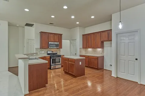 $275,000 | 256 Mesa View, Conroe, TX 77316