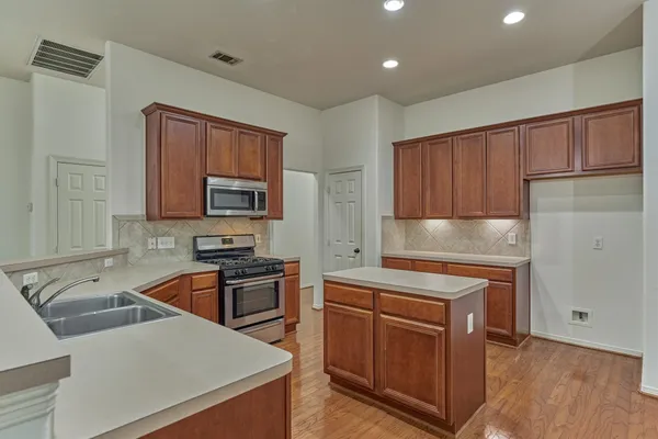 $275,000 | 256 Mesa View, Montgomery, TX 77316