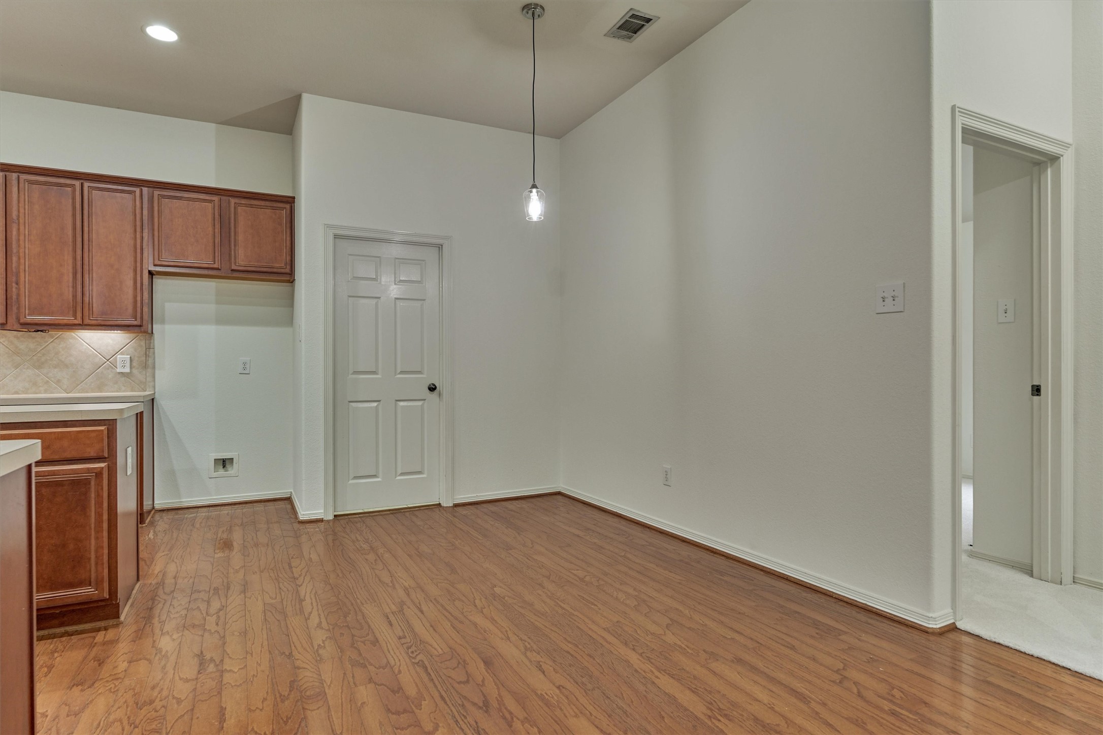 256 Mesa View Conroe, TX 77316 - Photo 18 of 37