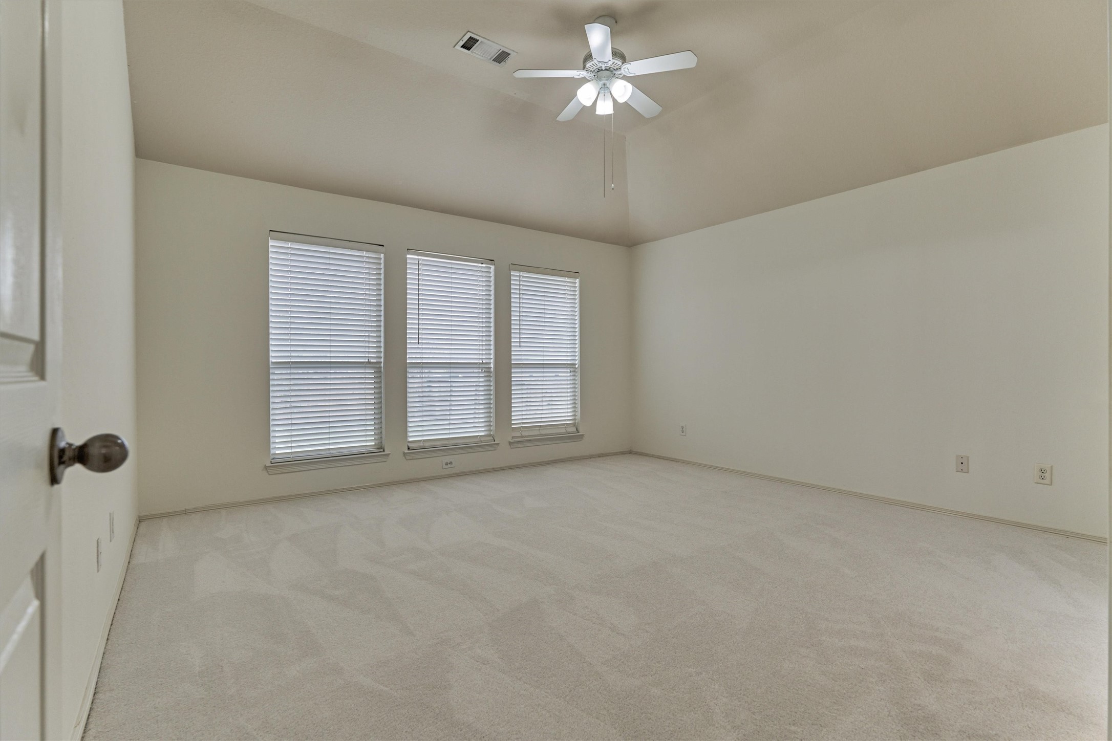 256 Mesa View Conroe, TX 77316 - Photo 20 of 37