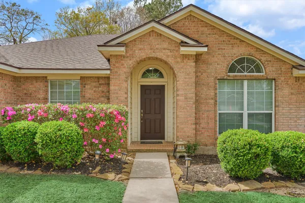 $275,000 | 256 Mesa View, Montgomery, TX 77316