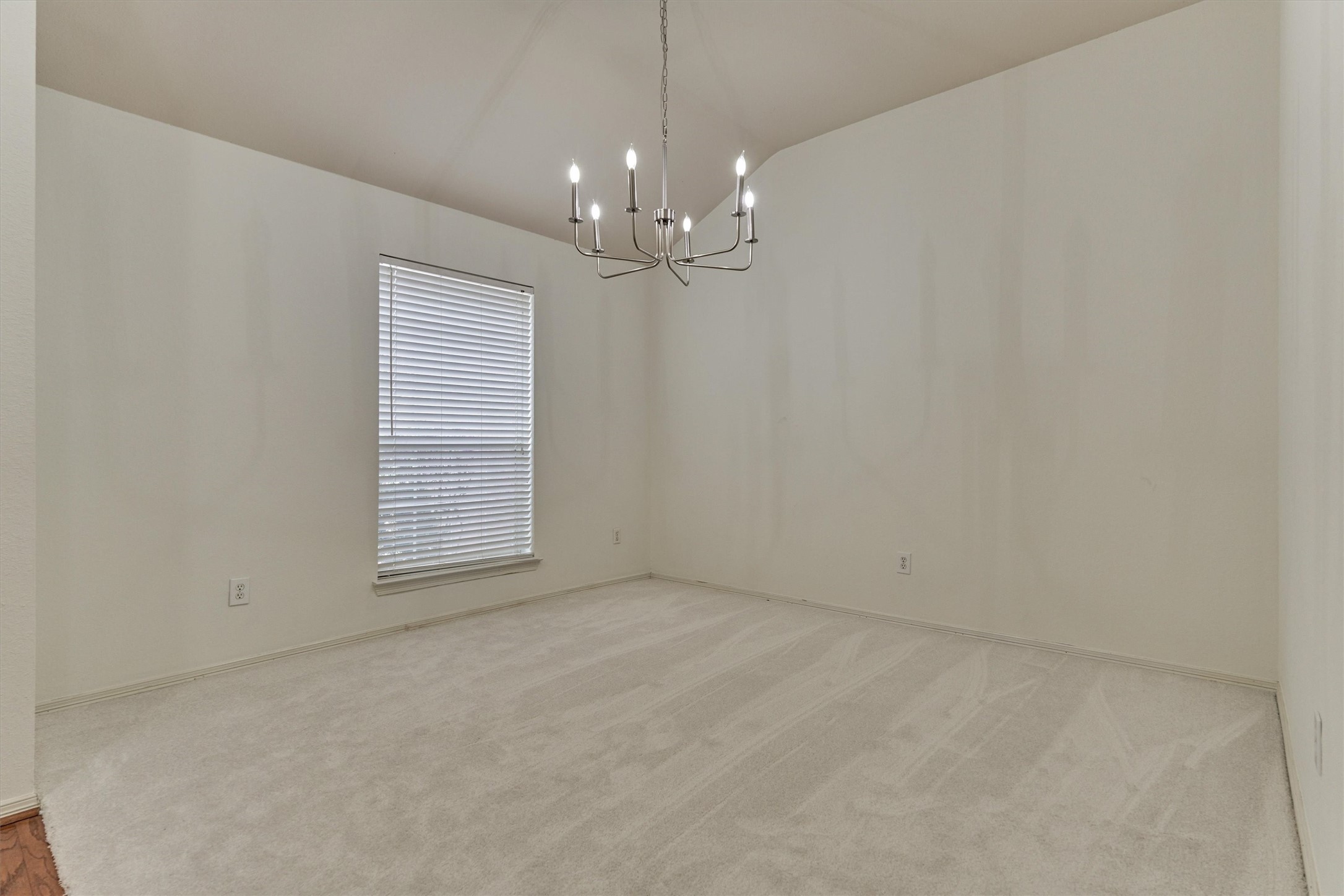 256 Mesa View Conroe, TX 77316 - Photo 4 of 37