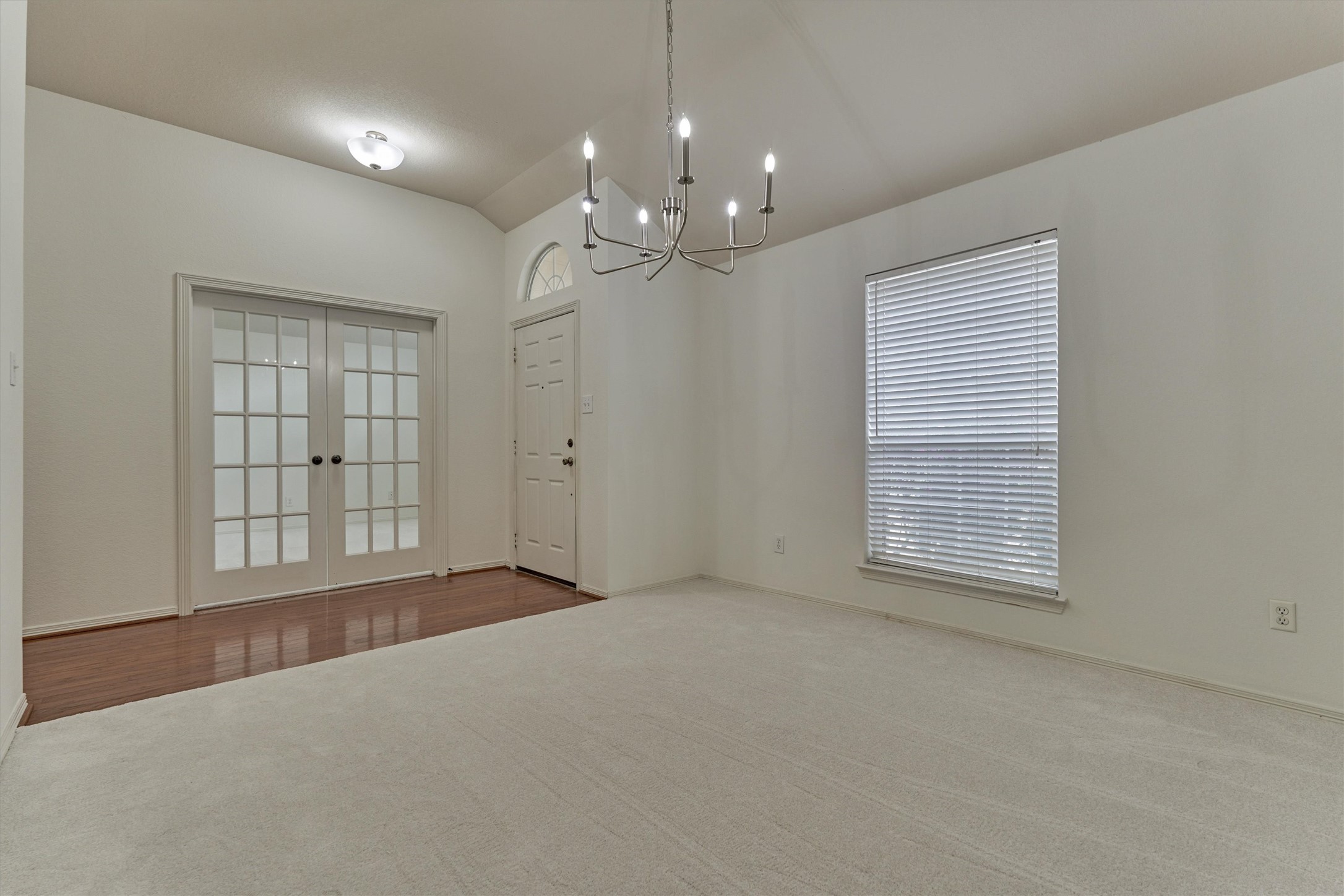 256 Mesa View Conroe, TX 77316 - Photo 5 of 37