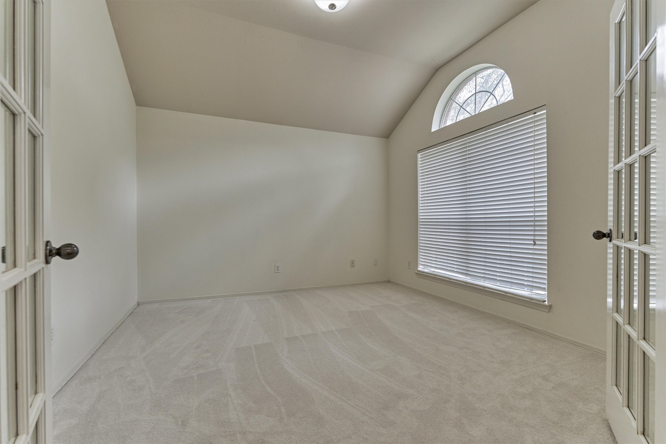 256 Mesa View Conroe, TX 77316 - Photo 7 of 37