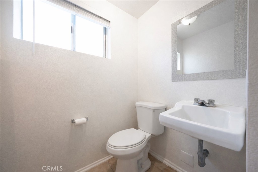 334 South Walnut Avenue Brea, CA 92821 - Photo 8 of 33